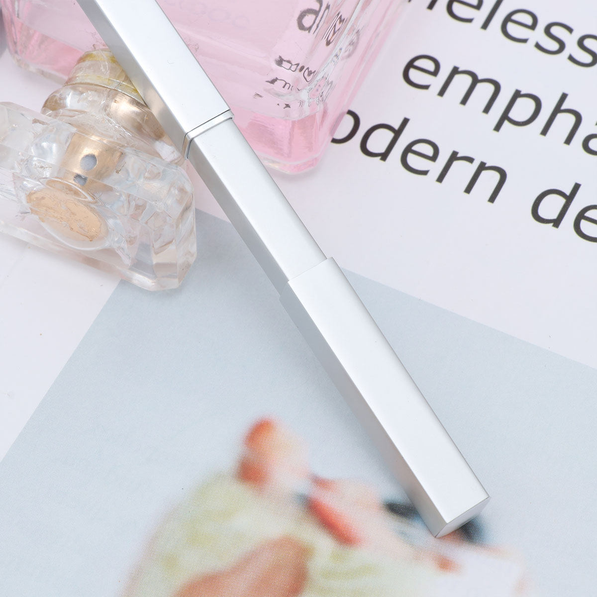 Retractable Lip Brush with Sof - огляд і ціна Body Brush